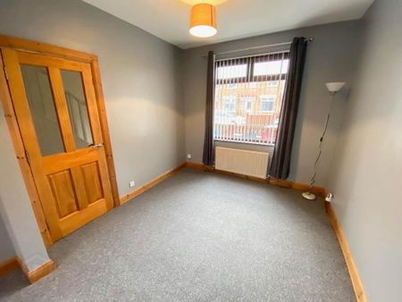 32 Strandburn Park, Belfast, BT4 1ND - Photo 2