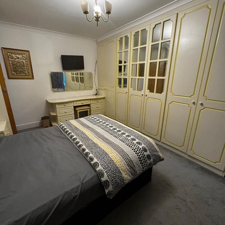 4 bedroom house share to rent - Photo 1