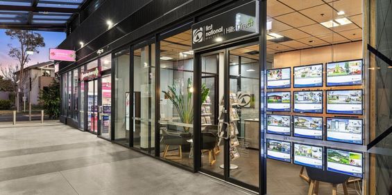 CONVENIENTLY LOCATED STUDIO APARTMENT - Photo 3