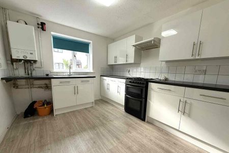 2 bedroom end of terrace house to rent - Photo 5