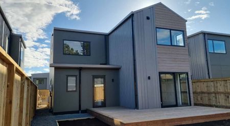 Four Bedroom Home, Handy Hospital and Lake Location - Photo 5