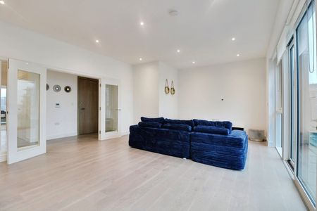 3 Bed Flat, Juniper Drive, SW18 - Photo 4