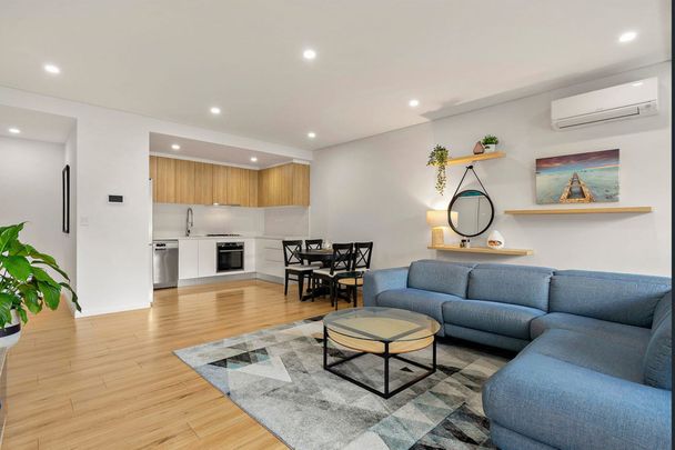 Modern Apartment Close to Beach & Transport - Photo 1