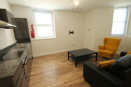 2 bedroom apartment to rent - Photo 4
