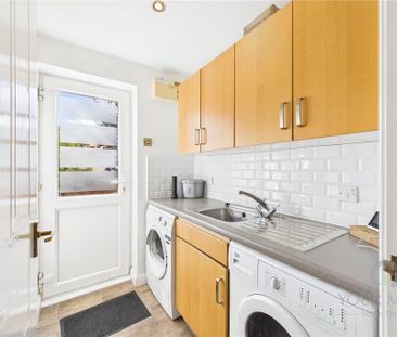 4 bedroom detached house to rent - Photo 2