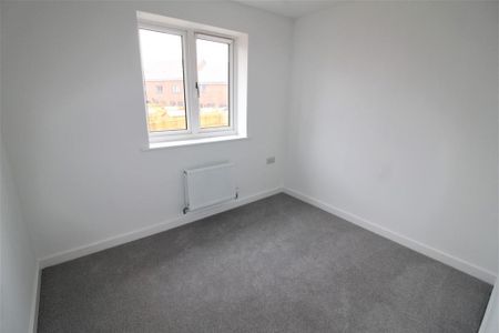 3 bedroom semi-detached house to rent - Photo 5