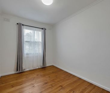 Well-Maintained 3 Bedroom Home in Brahma Lodge - Photo 6