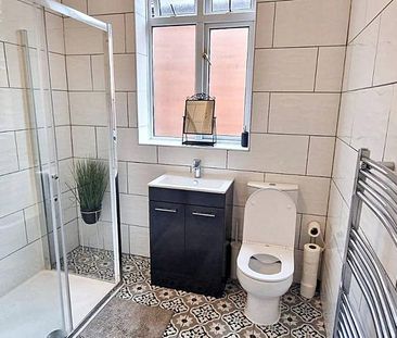 3 bedroom apartment to rent - Photo 5