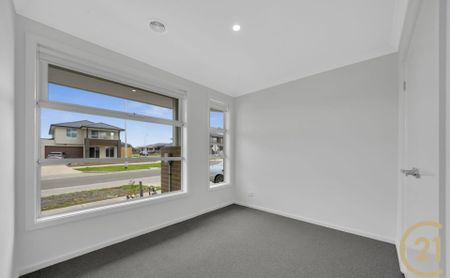 4 Bedrooms House with Convenient Access to Amenities in Wyndham Vale - Photo 3