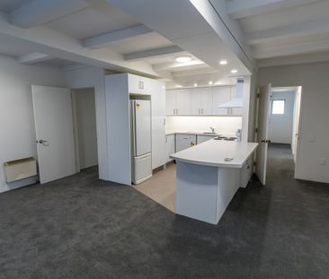 On-Campus Flat – Opposite Uni Library. Available for 2025 only! - Photo 3