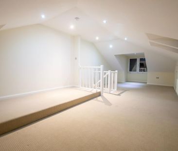 3 bedroom flat to rent - Photo 3