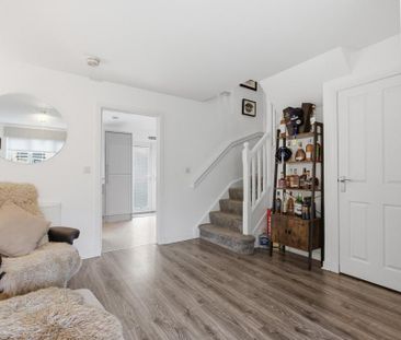 3 bedroom end of terrace house to rent - Photo 2