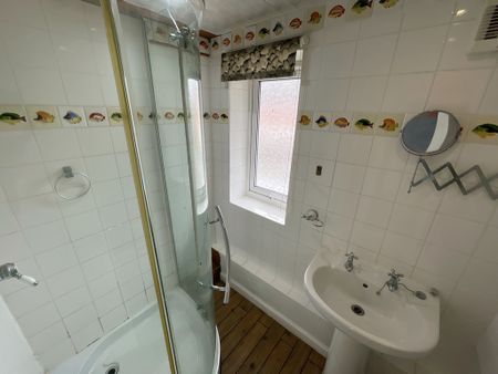 3 bedroom to let - Photo 4