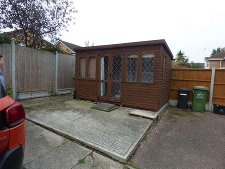 Holly Bank, Langdon Hills, SS16 - Photo 2