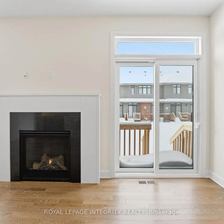 1194 SPOOR STREET - Photo 1