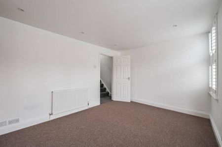 4 bedroom terraced house to rent - Photo 2