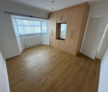 3 bedroom end of terrace house to rent - Photo 3