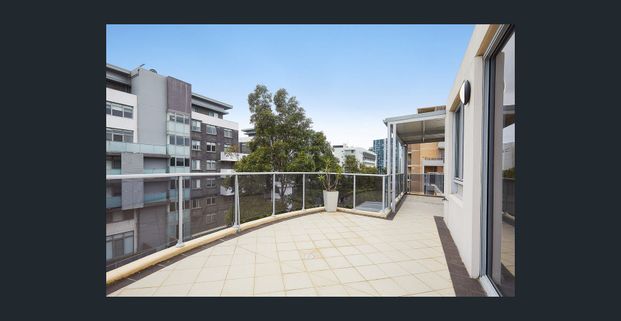 Sundrenched Two Bedroom Penthouse in Sorrento Apartments - Photo 1