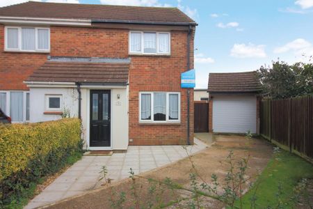 2 bedroom semi-detached house to rent - Photo 3