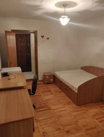 250 Euro! Garsoniera Galata, et 2, renovata - Fotografie 2