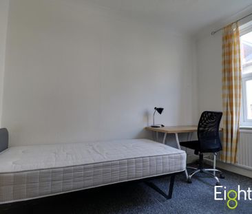 4 bedroom terraced house to rent - Photo 6