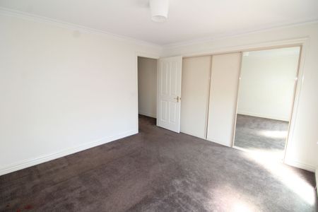 Lifestyle & Location Combined Two-Storey Townhouse - Photo 4
