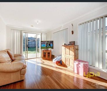 2/4 Lorraine Court, Hillside, Vic 3037 - Photo 3