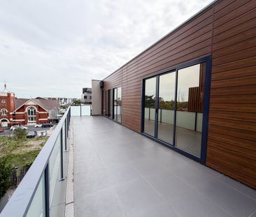 STUNNING SPACIOUS 130m2 APARTMENT IN THE HUB OF IVANHOE - Photo 5