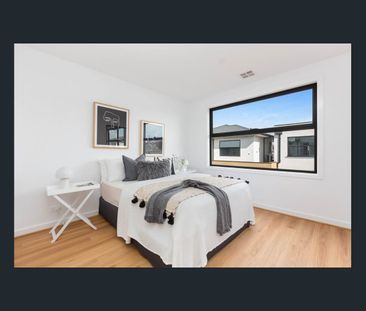 MAGNIFICENT HOME IN SUPERB LOCATION! - Photo 4