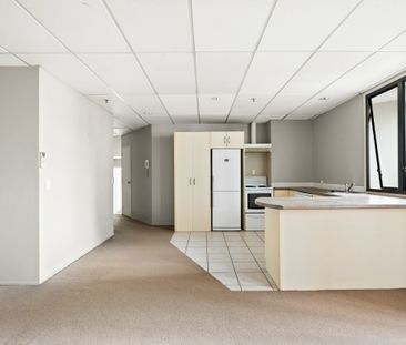 Two-bedroom CBD Apartment – Walk Everywhere - Photo 3
