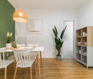 Travessera de Gràcia, Barcelona, Catalonia 08006 - Photo 6