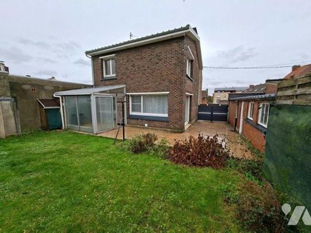 A deux pas de la gare, maison de ville avec garage et jardin comprenant: Hall, salon-séjour ou... - Photo 4