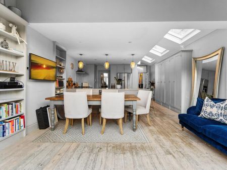 5 bedroom terraced house to rent - Photo 3