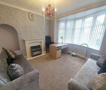 St. Leonards Grove, Bradford, BD8 - Photo 1