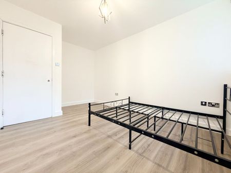 1 Bed Flat, Central House, E15 - Photo 3