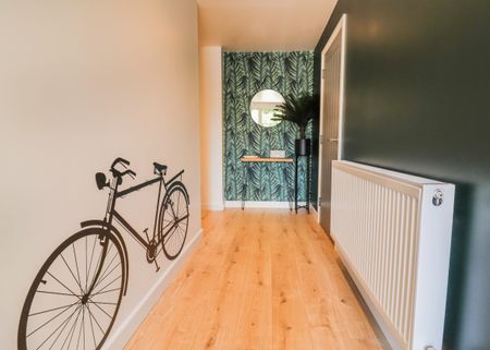1BCR - Professional Co-Living Property - Photo 2