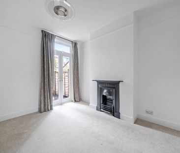 3 bedroom terraced house to rent - Photo 4