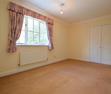 4 bedroom detached house to rent - Photo 5