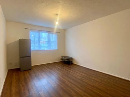 1 bedroom flat to rent - Photo 2