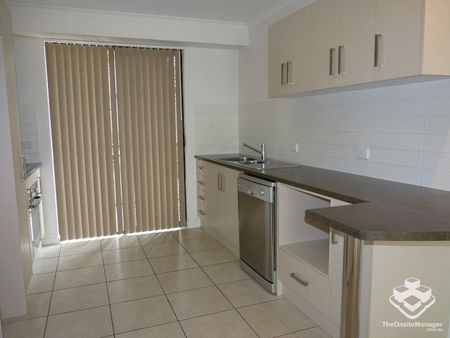 Two bedrooms, two bathrooms, ground floor apartment unit, West End, Townsville - Photo 4