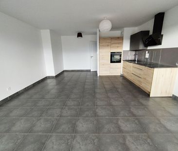 Location Appartement 4 pièces 83m² - Photo 4