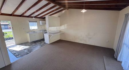 Tidy 1 Bedroom - Photo 2