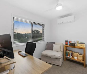 Fully Renovated Contemporary Townhome! - Photo 5