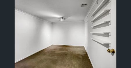 Modern Townhouse - Photo 5