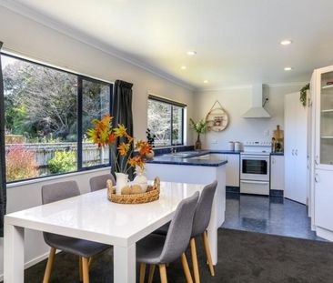 Lovely 3 Bedroom Home in Hurdon - Photo 2