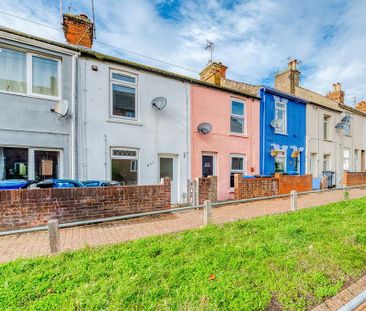 2 bedroom terraced house to rent - Photo 2