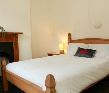 St Leonards Road (3 bed) - Photo 2