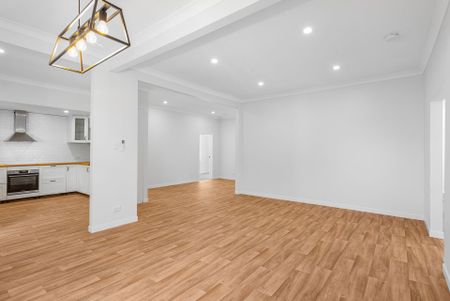 Spacious Family Home in a Prime Central Location&excl; - Photo 4