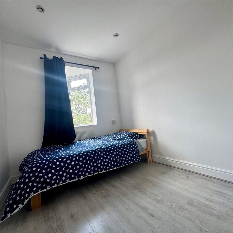 1 bedroom in a house share to rent - Photo 1