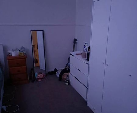 Holland Park West - Photo 2